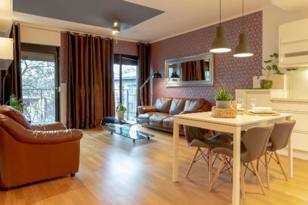Uroczy Apartament - Angel City Краков Экстерьер фото